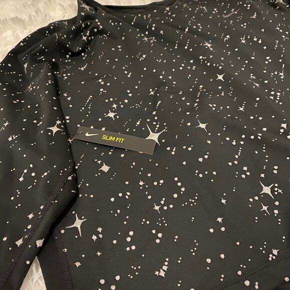 Nike Galaxy/Stars Crop Top Slim Fit‎ Women's XXL - Picture 2 of 4